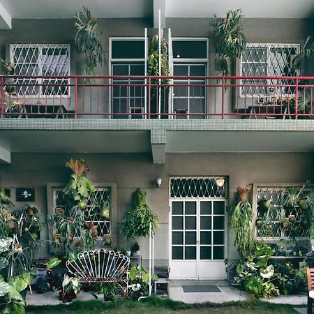 Civil Life Tainan Apartment Bagian luar foto